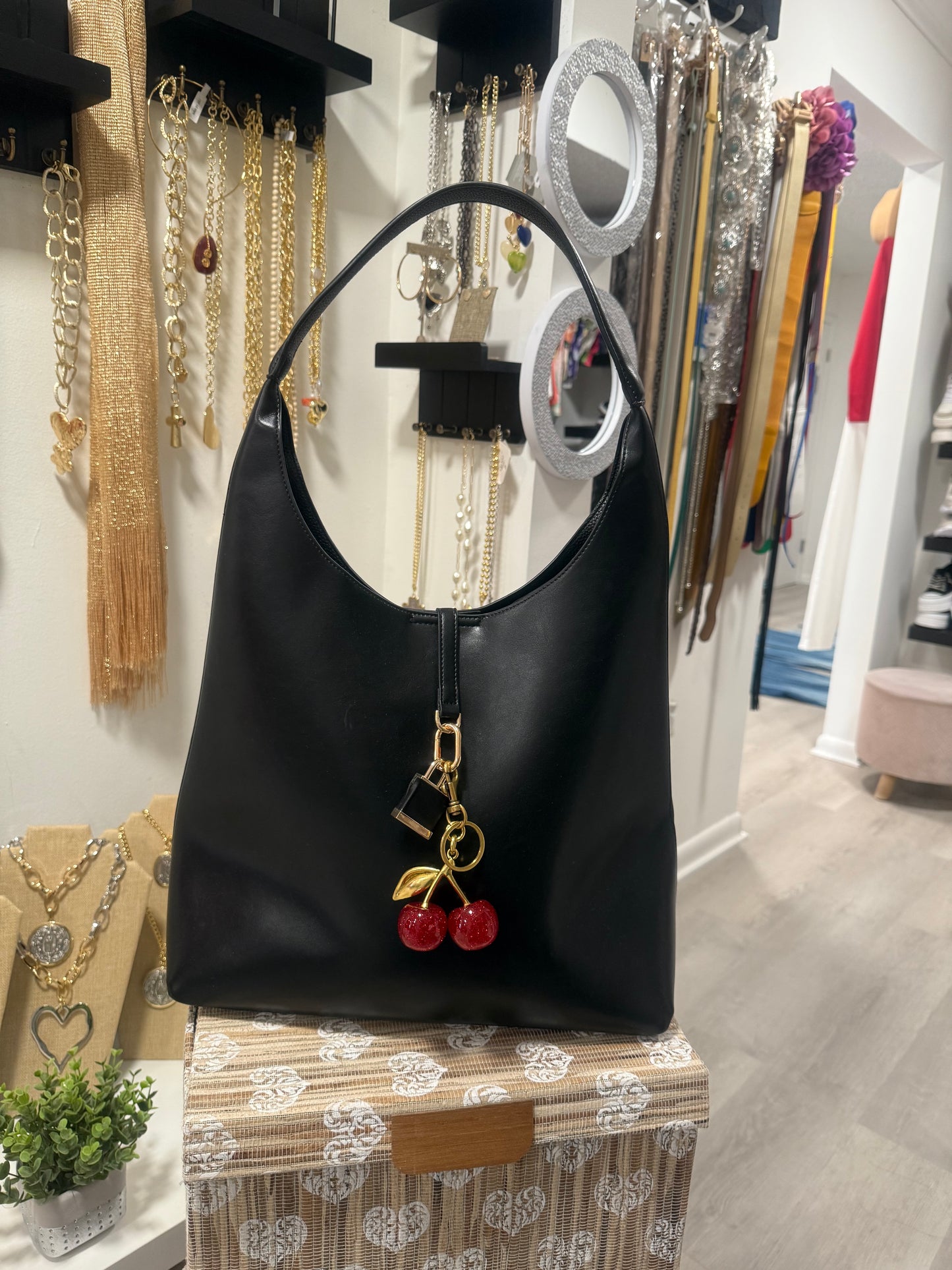 CB 001 HANDBAGS